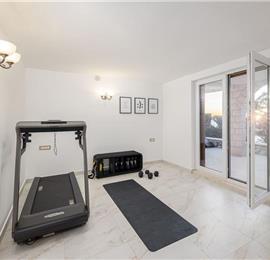 5 bedroom beachfront villa with pool on Ciova Island, Trogir, sleeps 12